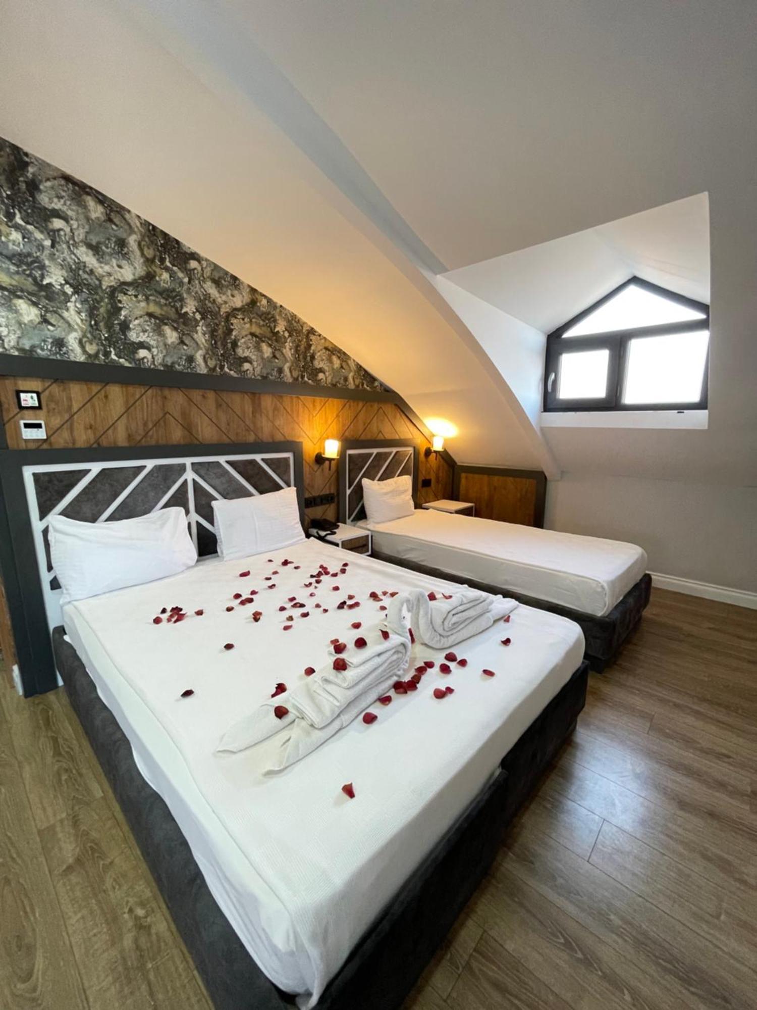 Deluxe Üç Kişilik Oda